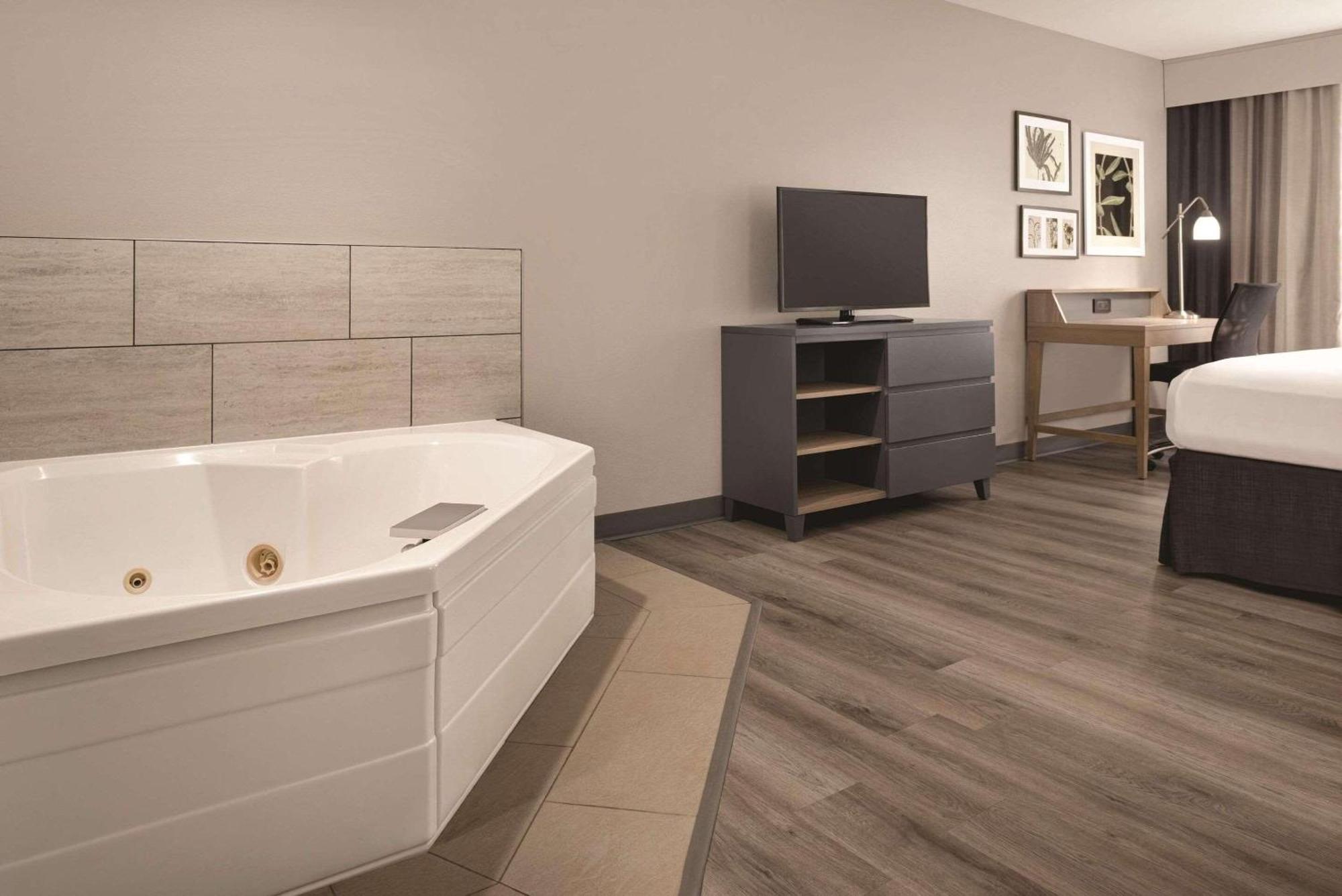 Country Inn & Suites By Radisson, Waterloo, Ia Luaran gambar