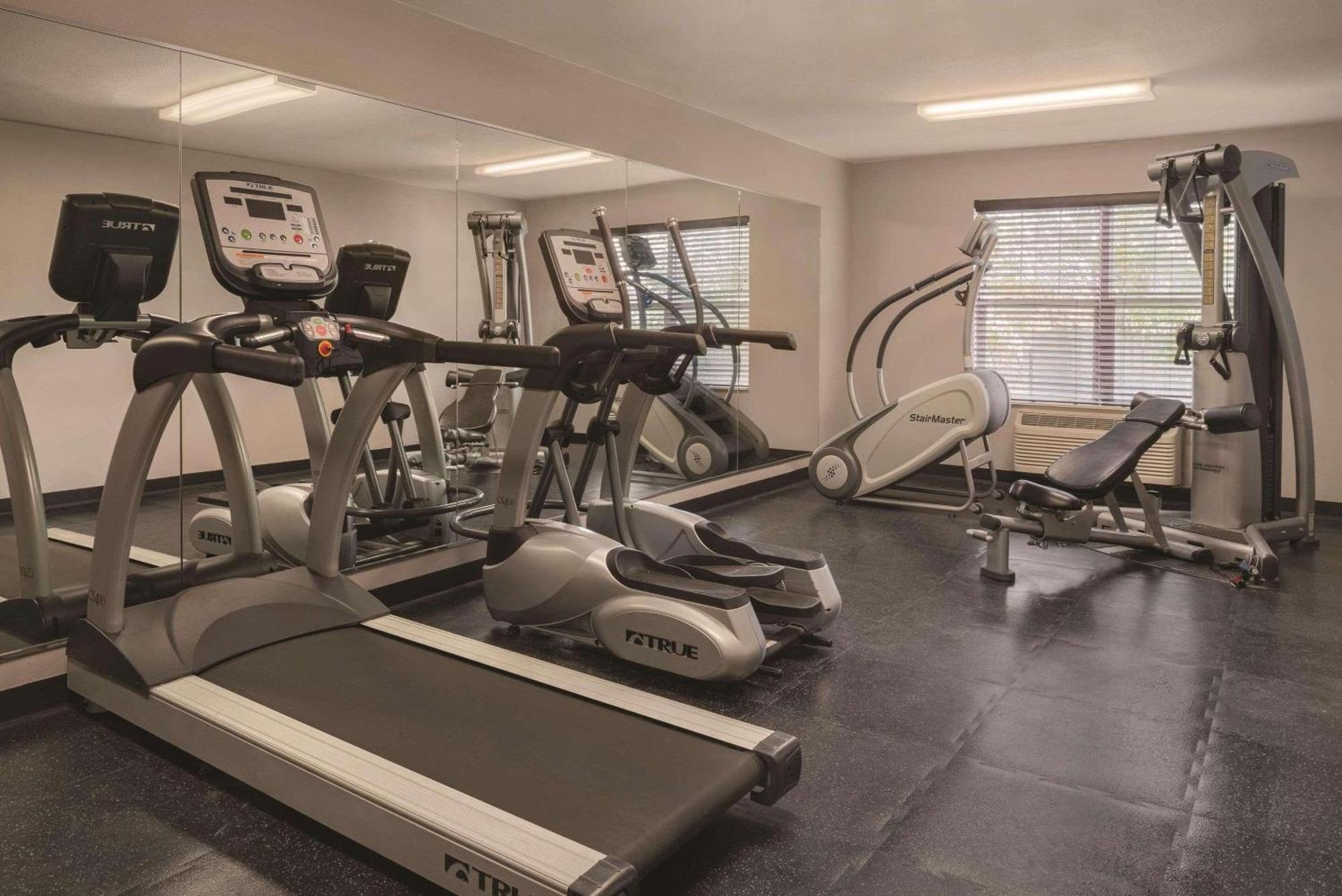 Country Inn & Suites By Radisson, Waterloo, Ia Luaran gambar