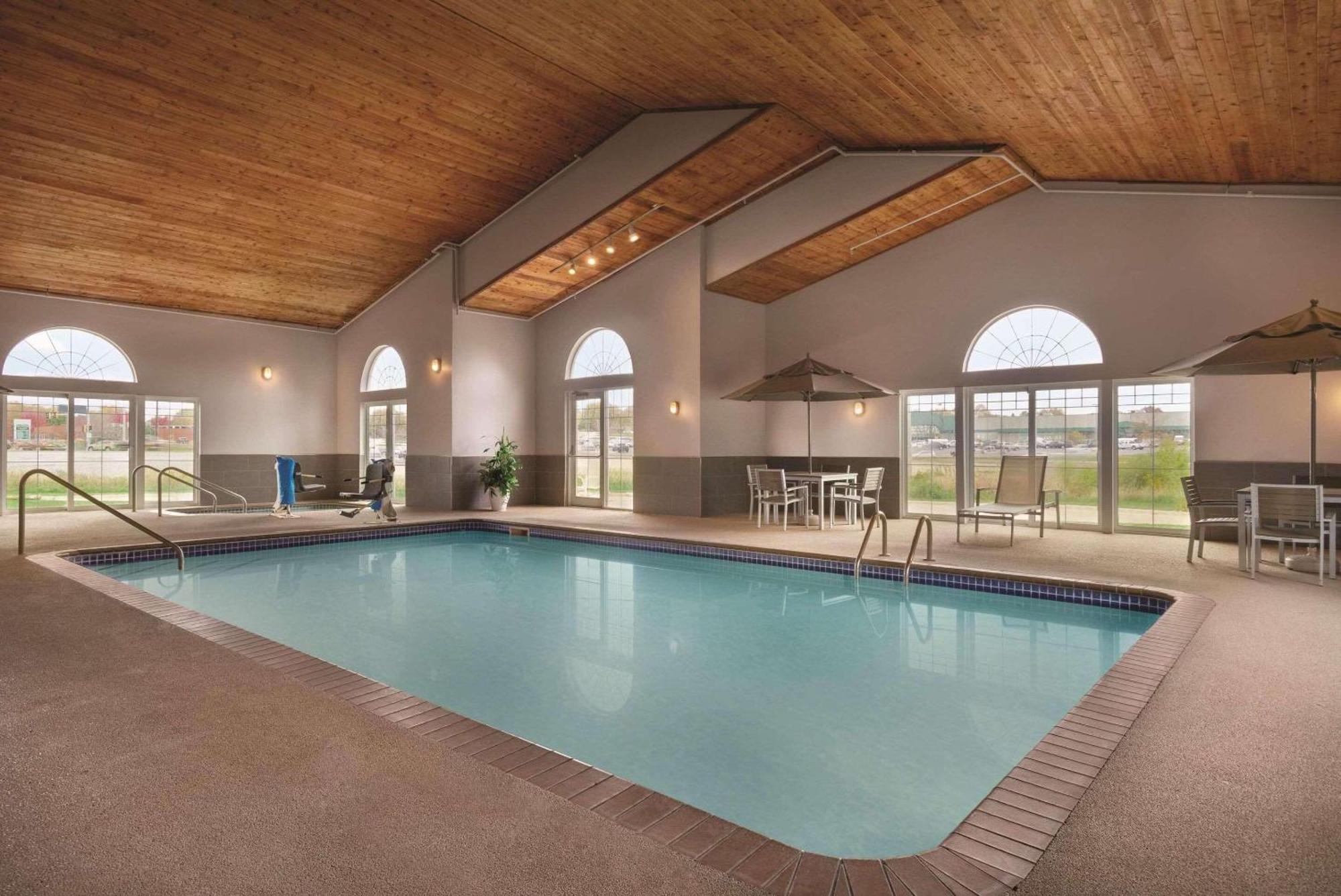 Country Inn & Suites By Radisson, Waterloo, Ia Luaran gambar