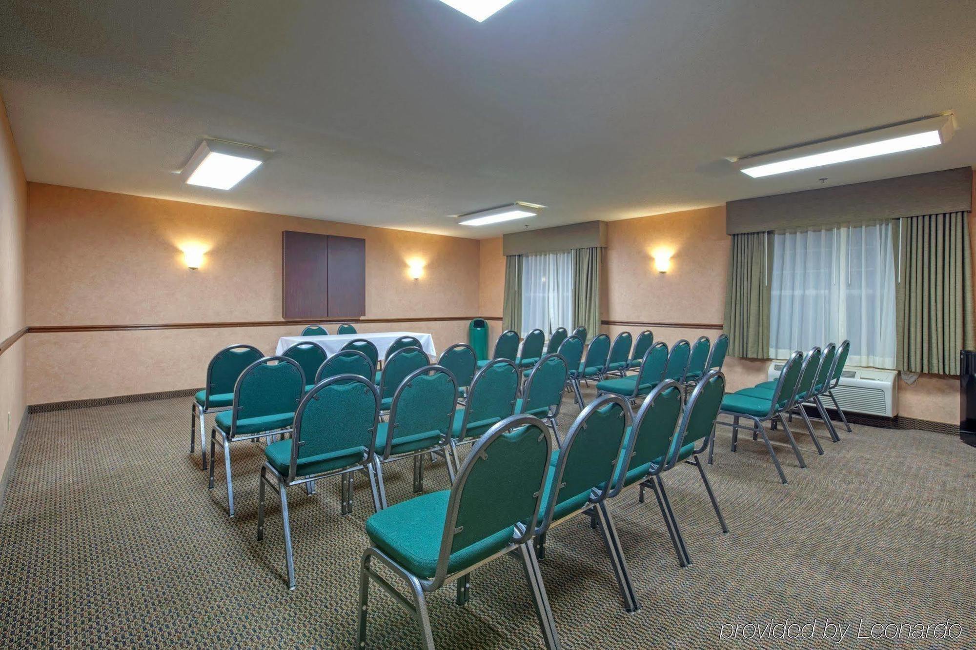Country Inn & Suites By Radisson, Waterloo, Ia Perniagaan gambar
